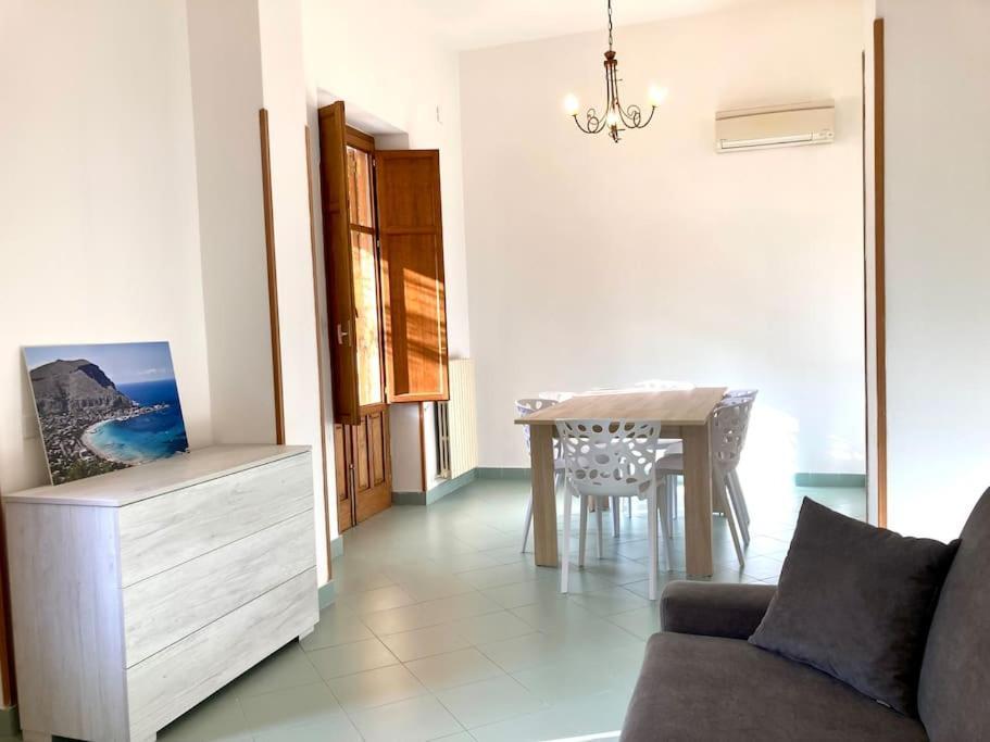 Villa Orlando Mondello ปาแลร์โม ภายนอก รูปภาพ